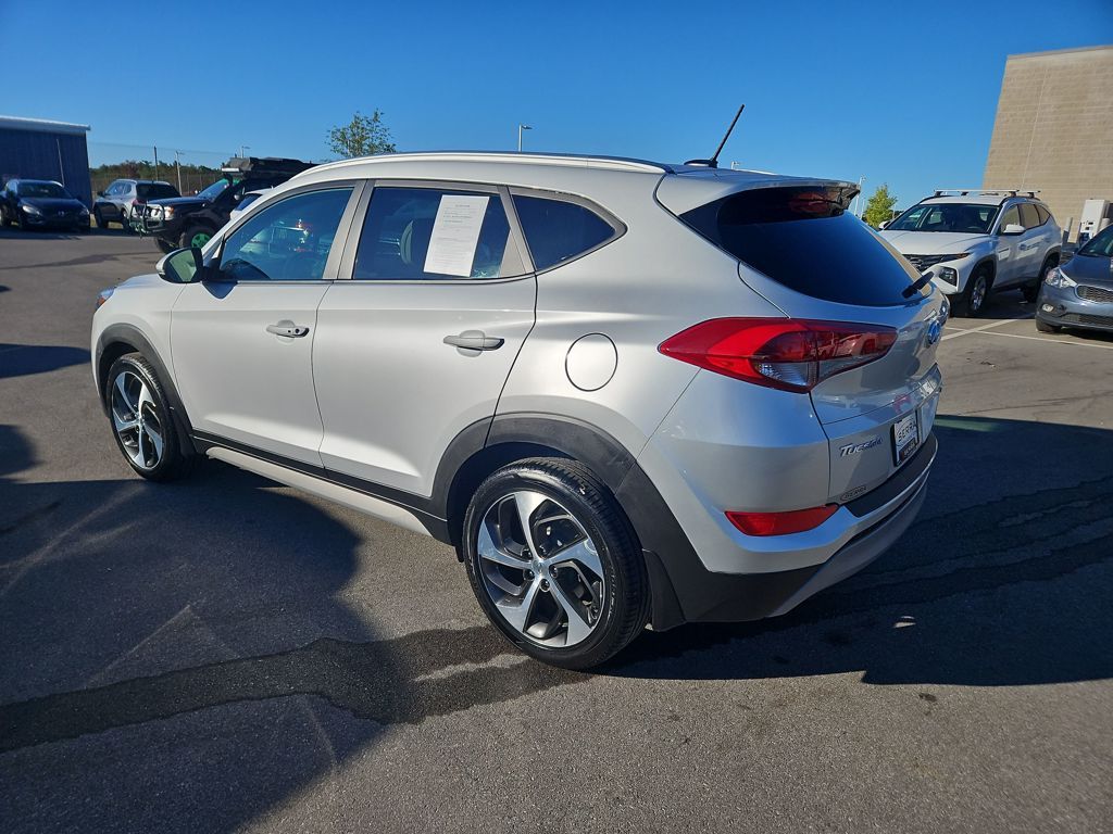 2017 Hyundai Tucson Sport photo 3