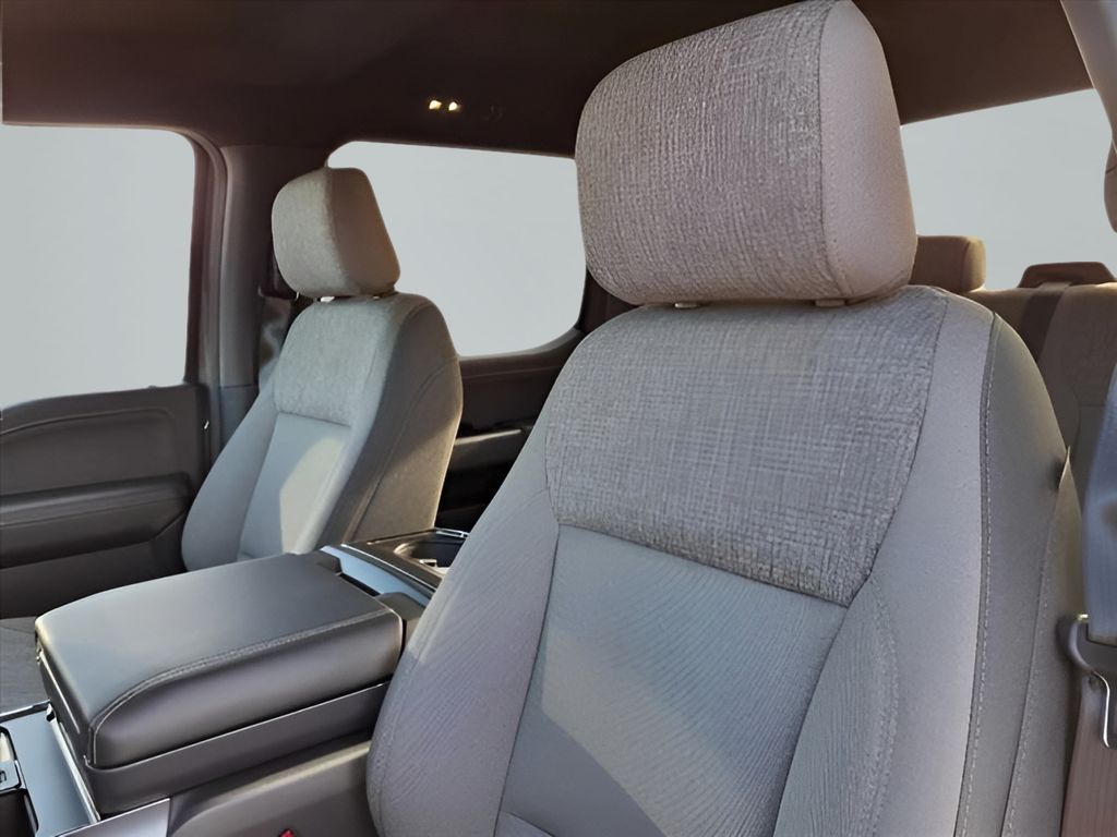 2025 Ford F-150 XLT photo 15