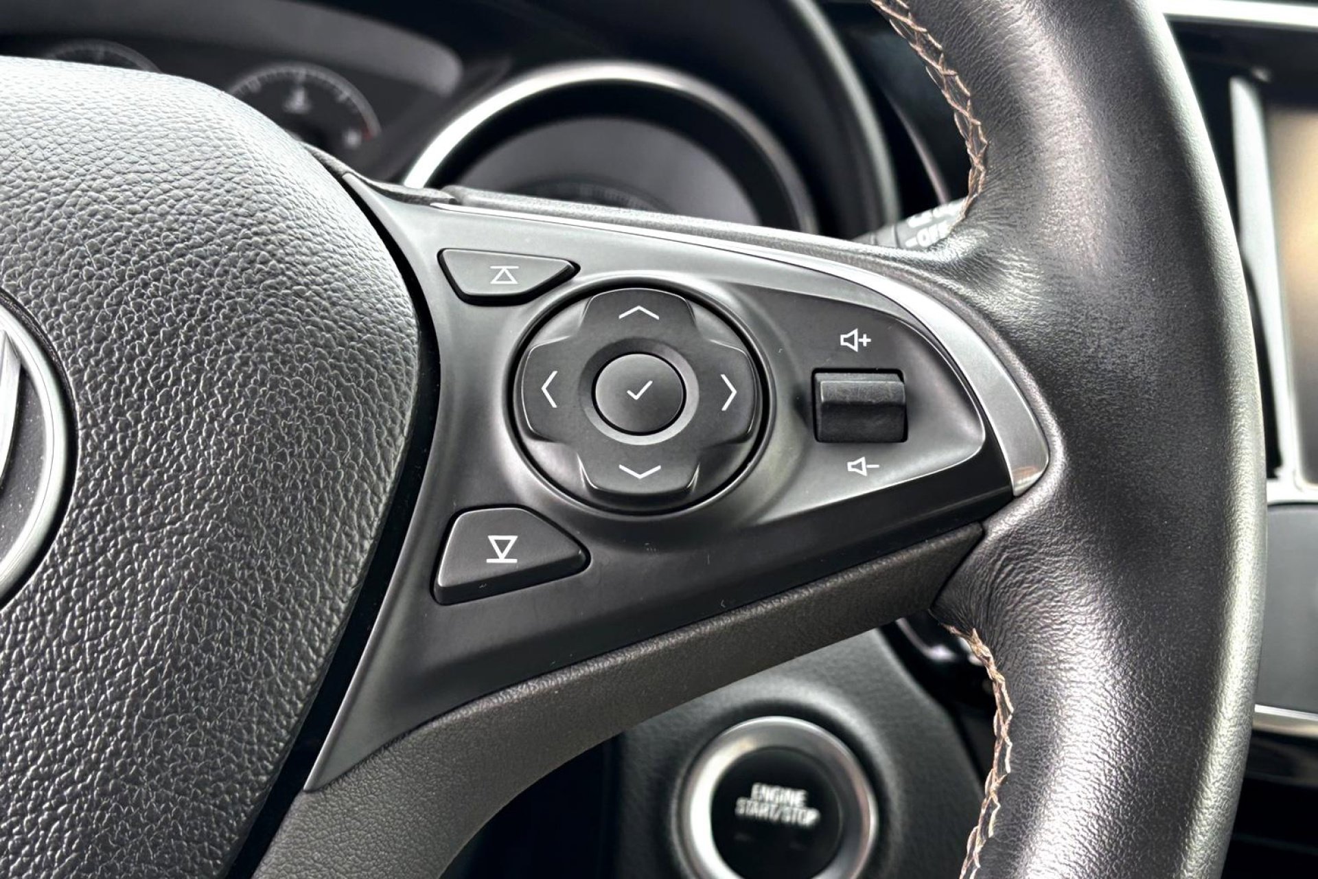 2018 Buick Envision Preferred photo 10