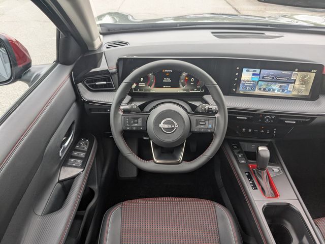 2025 Nissan Kicks SR photo 11