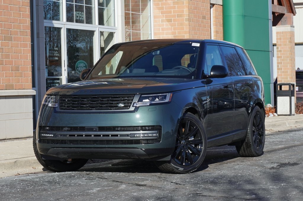 2025 Land Rover Range Rover SE's photo