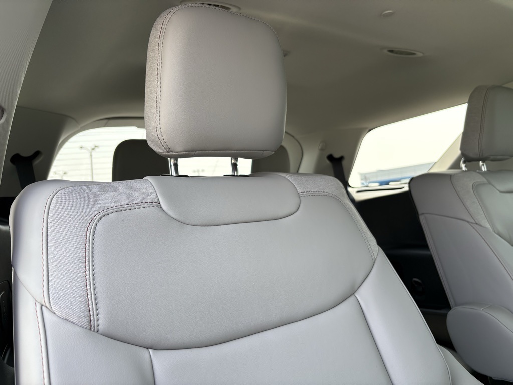 2025 Ford Explorer photo 30