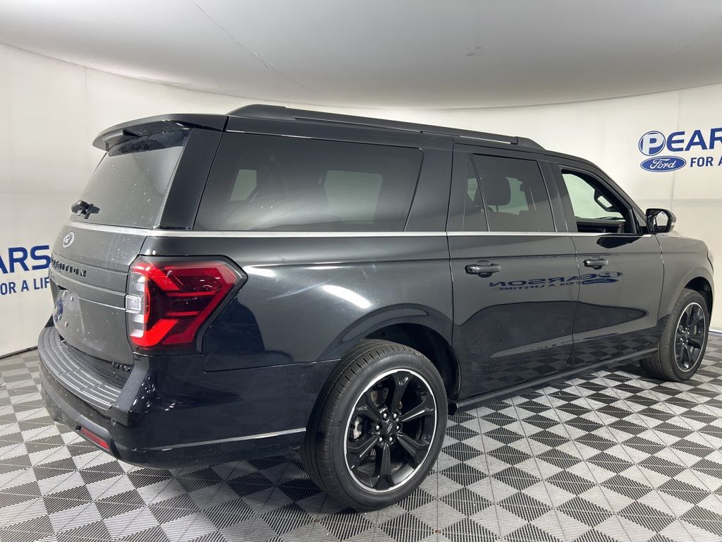 2022 Ford Expedition MAX Limited photo 4