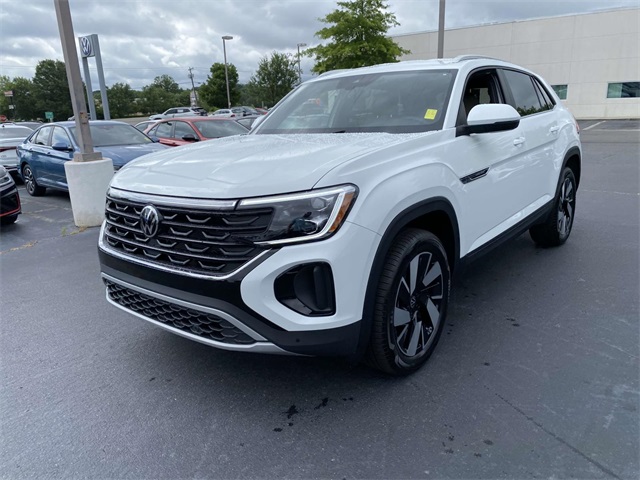 2025 Volkswagen Atlas Cross Sport SE Technology photo 3