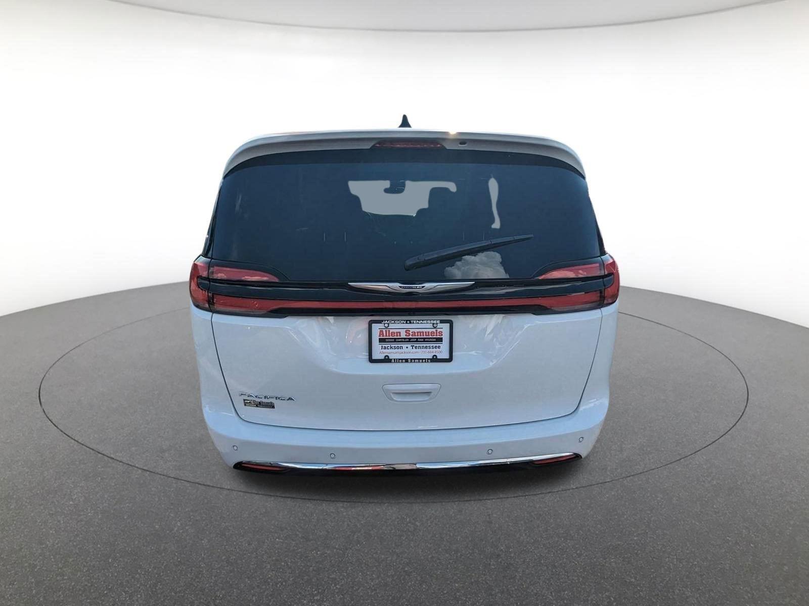 2025 Chrysler Pacifica photo 4