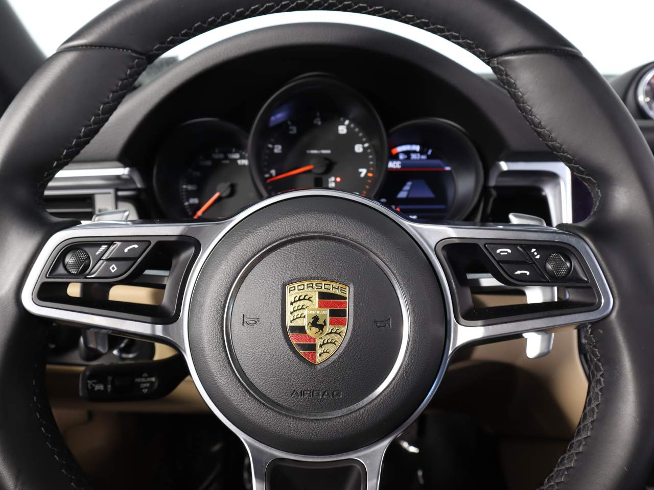 2021 Porsche Macan Base photo 18