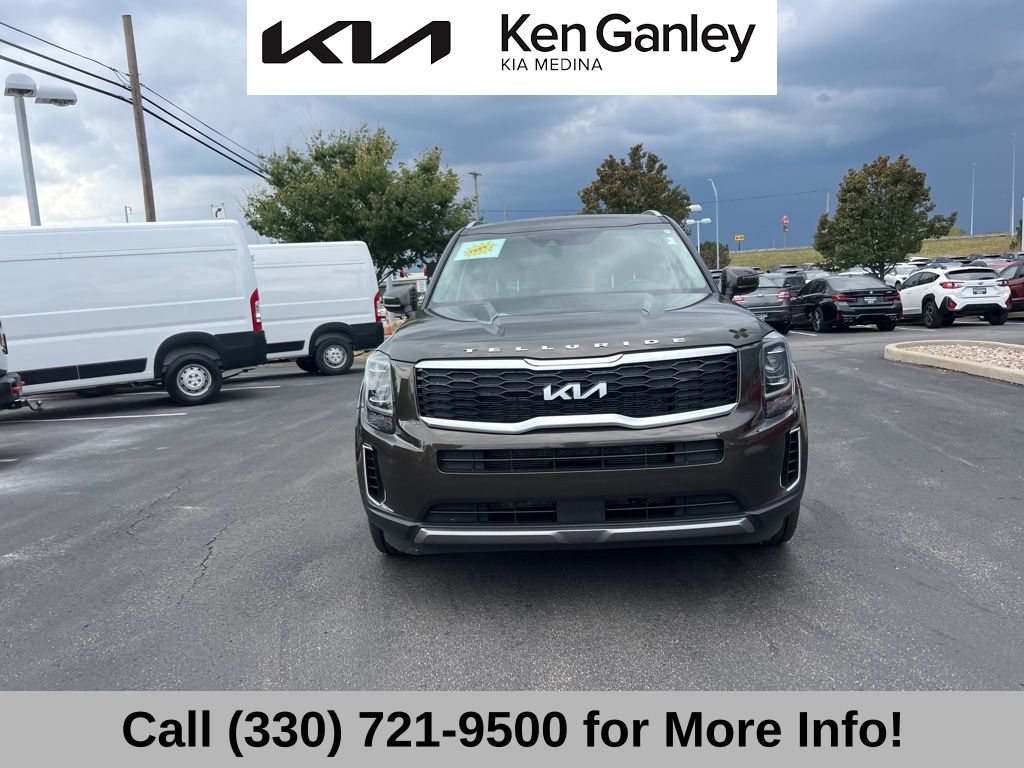2022 Kia Telluride S photo 2