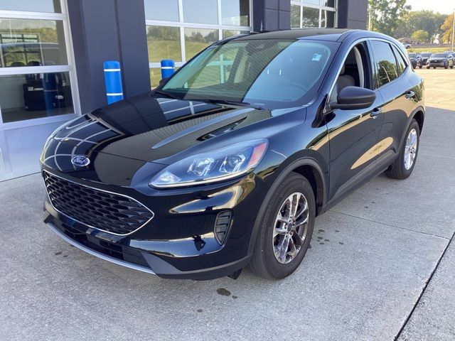 2022 Ford Escape SE photo 2