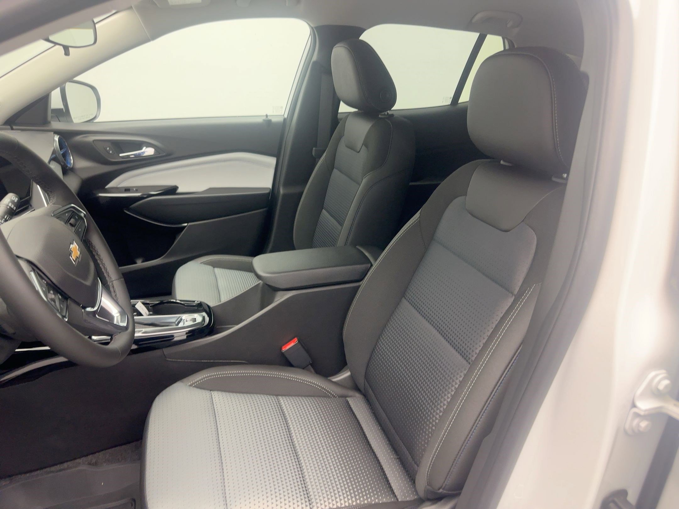 2026 Chevrolet Trax LT photo 4