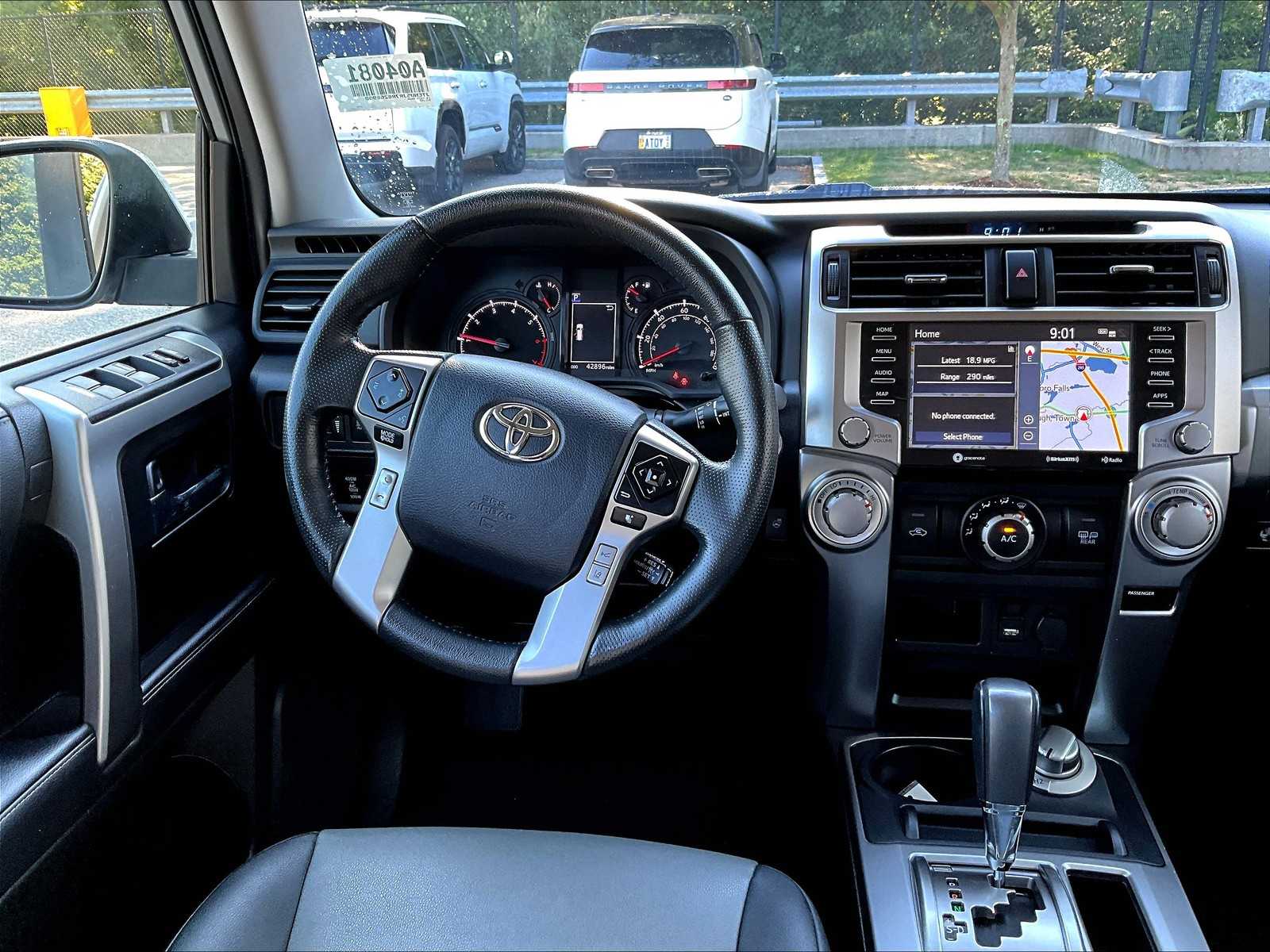 2024 Toyota 4Runner SR5 Premium photo 17