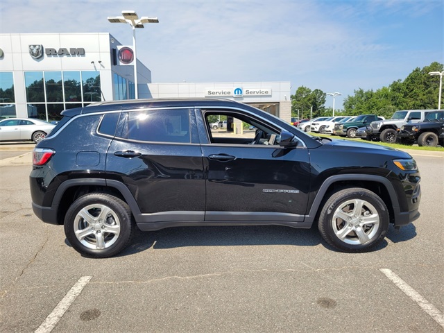 2024 Jeep Compass Latitude photo 12