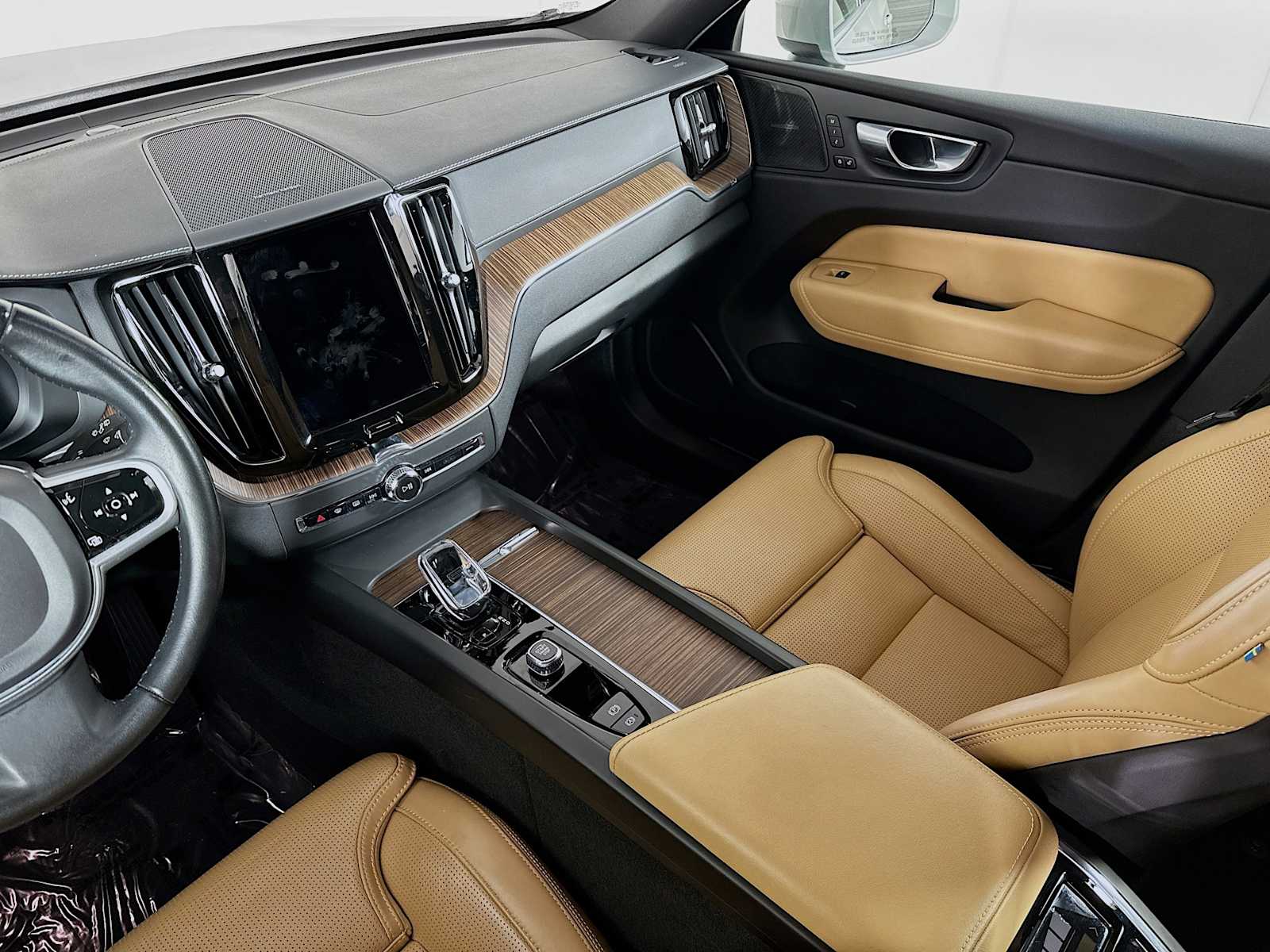 2022 Volvo XC60 Inscription photo 18