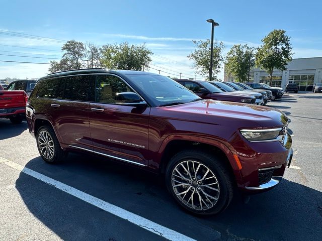 2025 Jeep Grand Cherokee L Summit Reserve photo 5