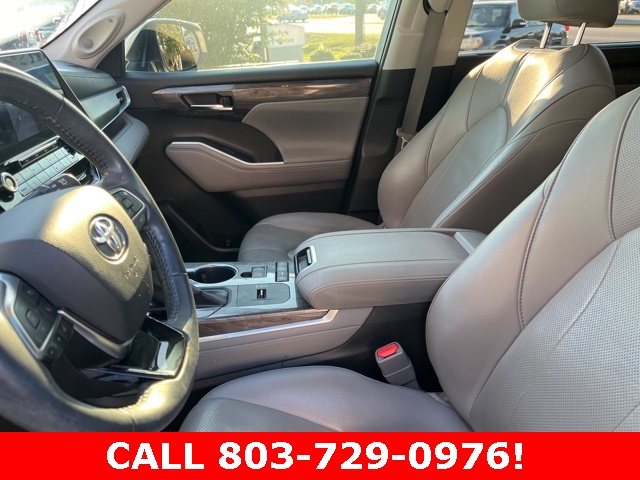 2020 Toyota Highlander Limited photo 8