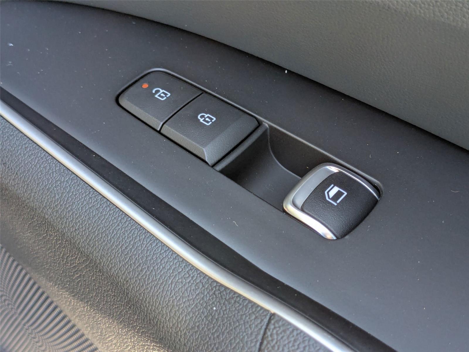 2026 Kia Sorento LX photo 32
