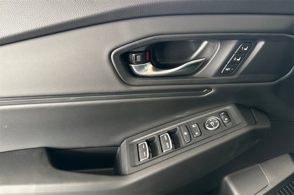 2025 Honda Accord Hybrid EX-L photo 4