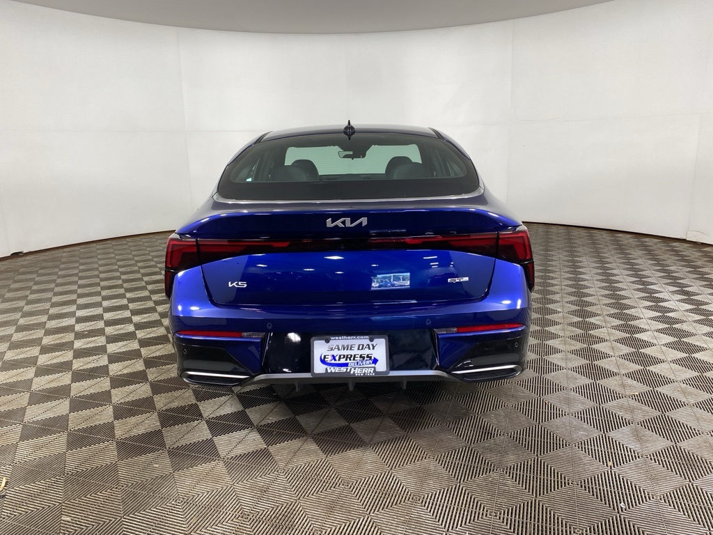 2025 Kia K5 GT-Line photo 3