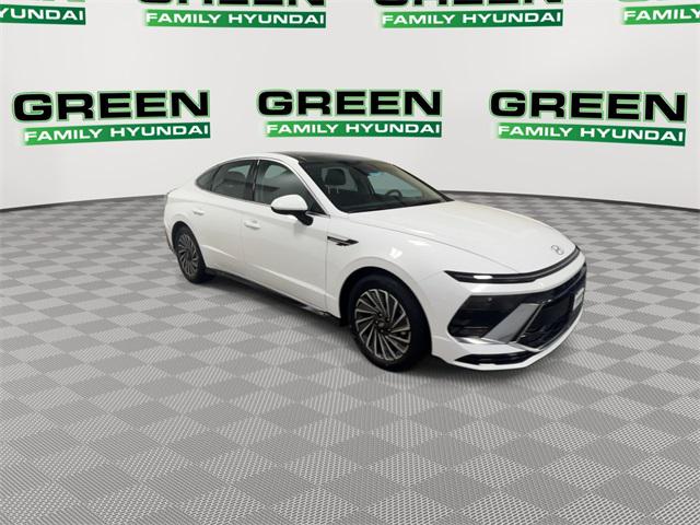 2026 Hyundai Sonata Hybrid SEL photo 2