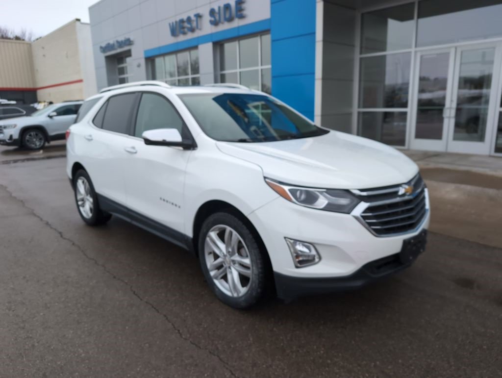Used 2018 Chevrolet Equinox Premier with VIN 2GNAXVEV0J6100293 for sale in Berlin, WI
