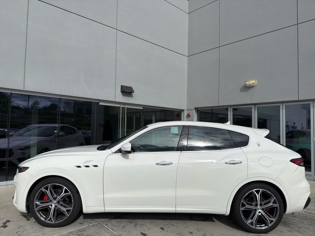 2022 Maserati Levante Base GT photo 3