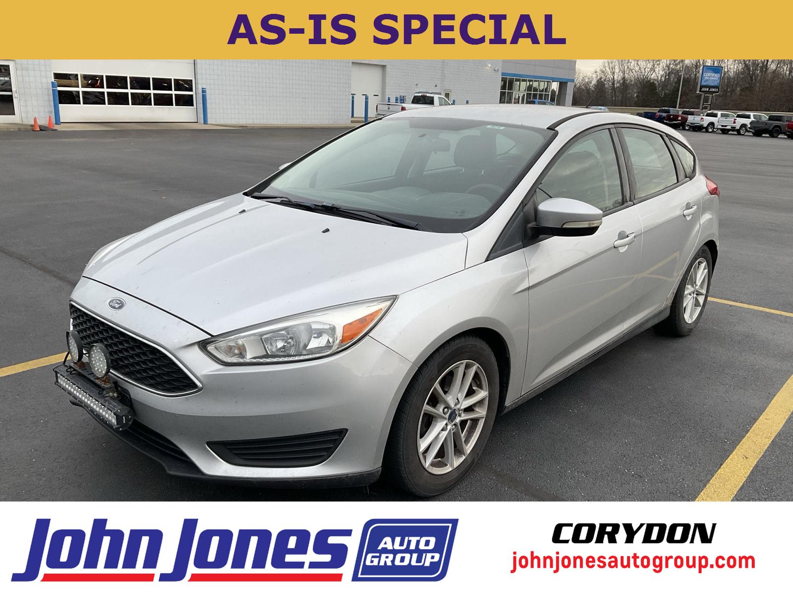 2016 Ford Focus SE's photo