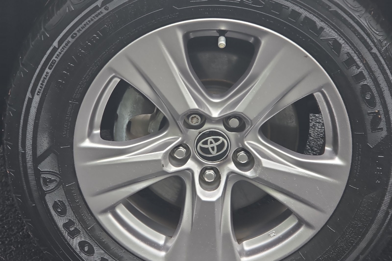 2023 Toyota RAV4 XLE photo 20