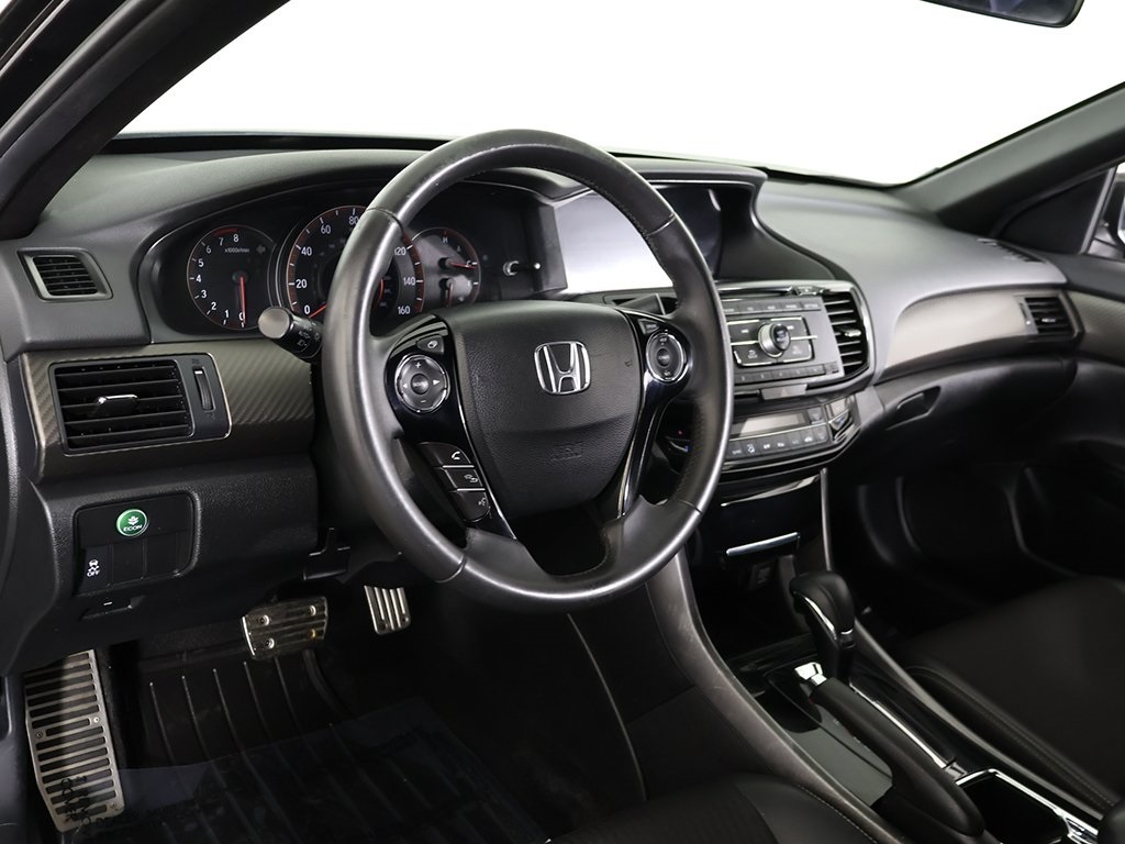 2016 Honda Accord Sport photo 13