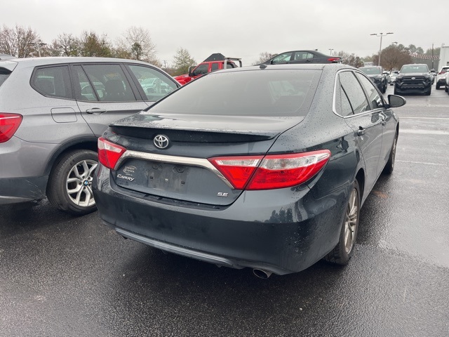 2017 Toyota Camry SE photo 3