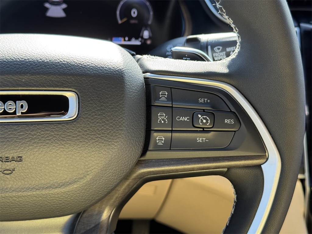 2025 Jeep Grand Cherokee Limited photo 19