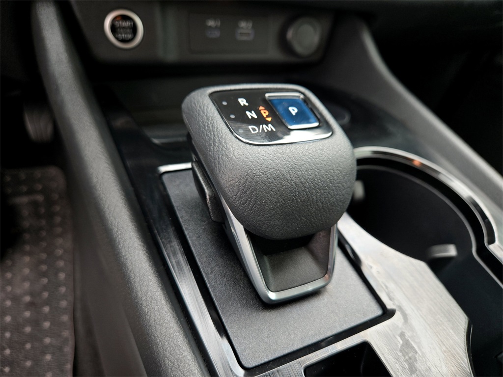 2021 Nissan Rogue SV photo 22