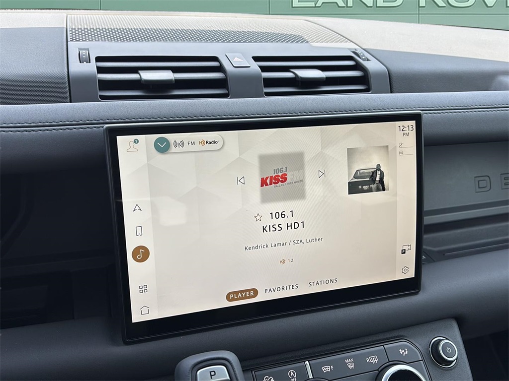2025 Land Rover Defender 110 X-Dynamic SE photo 18