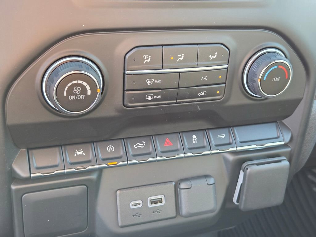 2025 Chevrolet Silverado 1500 Custom photo 13