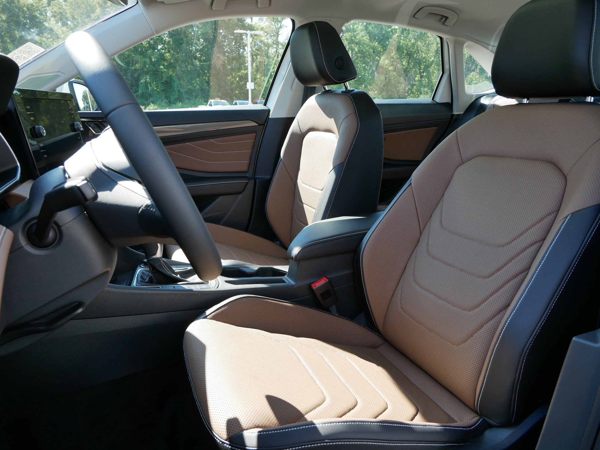 2025 Volkswagen Jetta SEL photo 4
