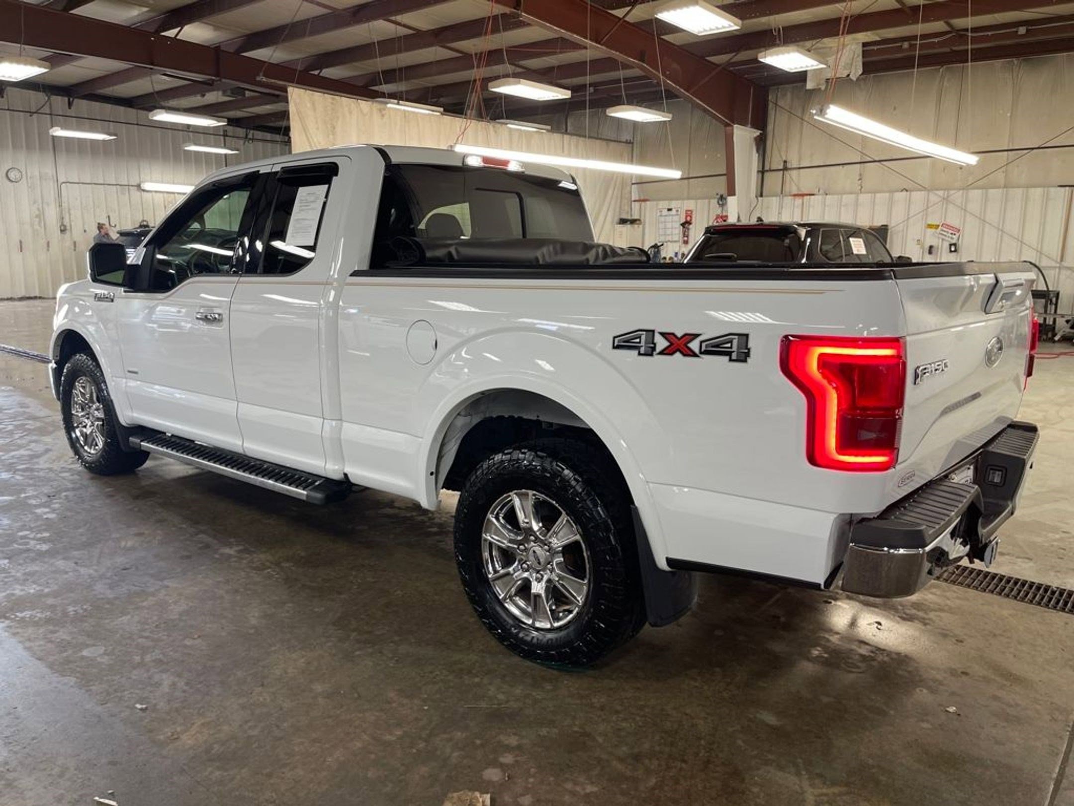 2016 Ford F-150 Lariat photo 3