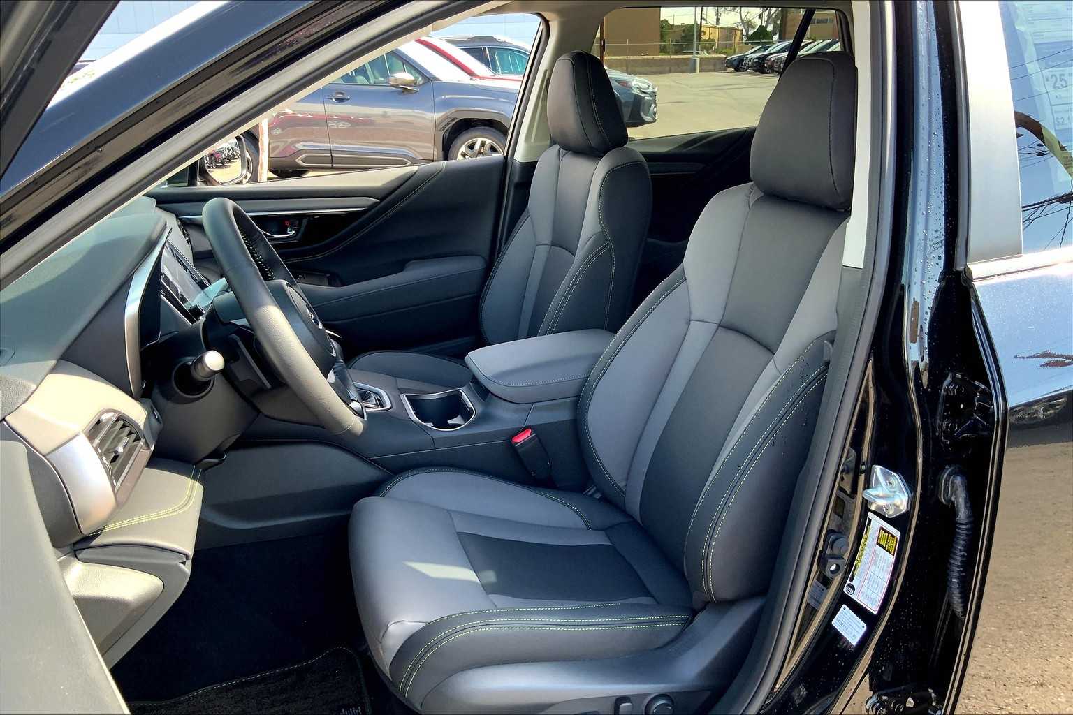 2025 Subaru Outback Onyx Edition XT photo 9