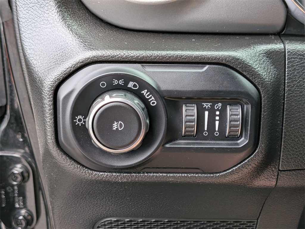 2022 Jeep Wrangler Unlimited Willys photo 12