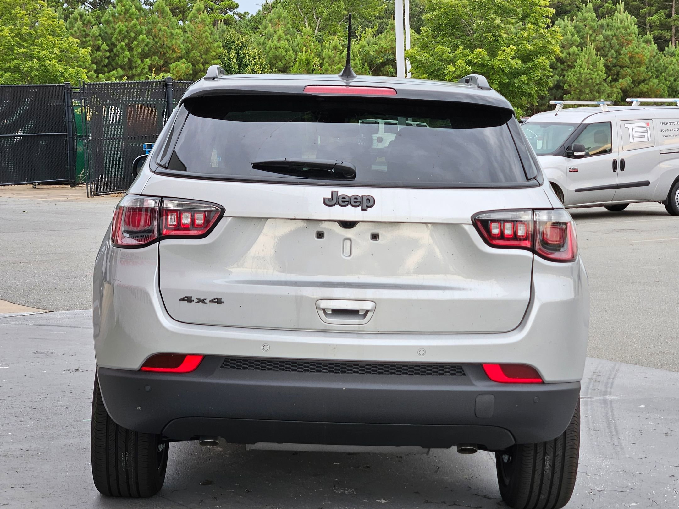 2025 Jeep Compass Limited photo 3