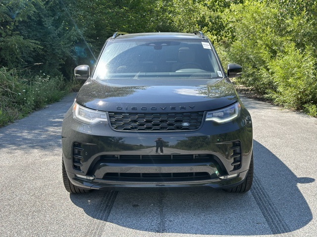 2025 Land Rover Discovery SE photo 2