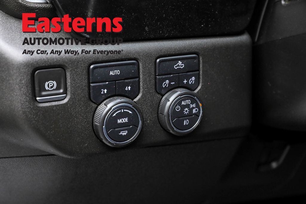 2023 Chevrolet Silverado 1500 RST photo 18