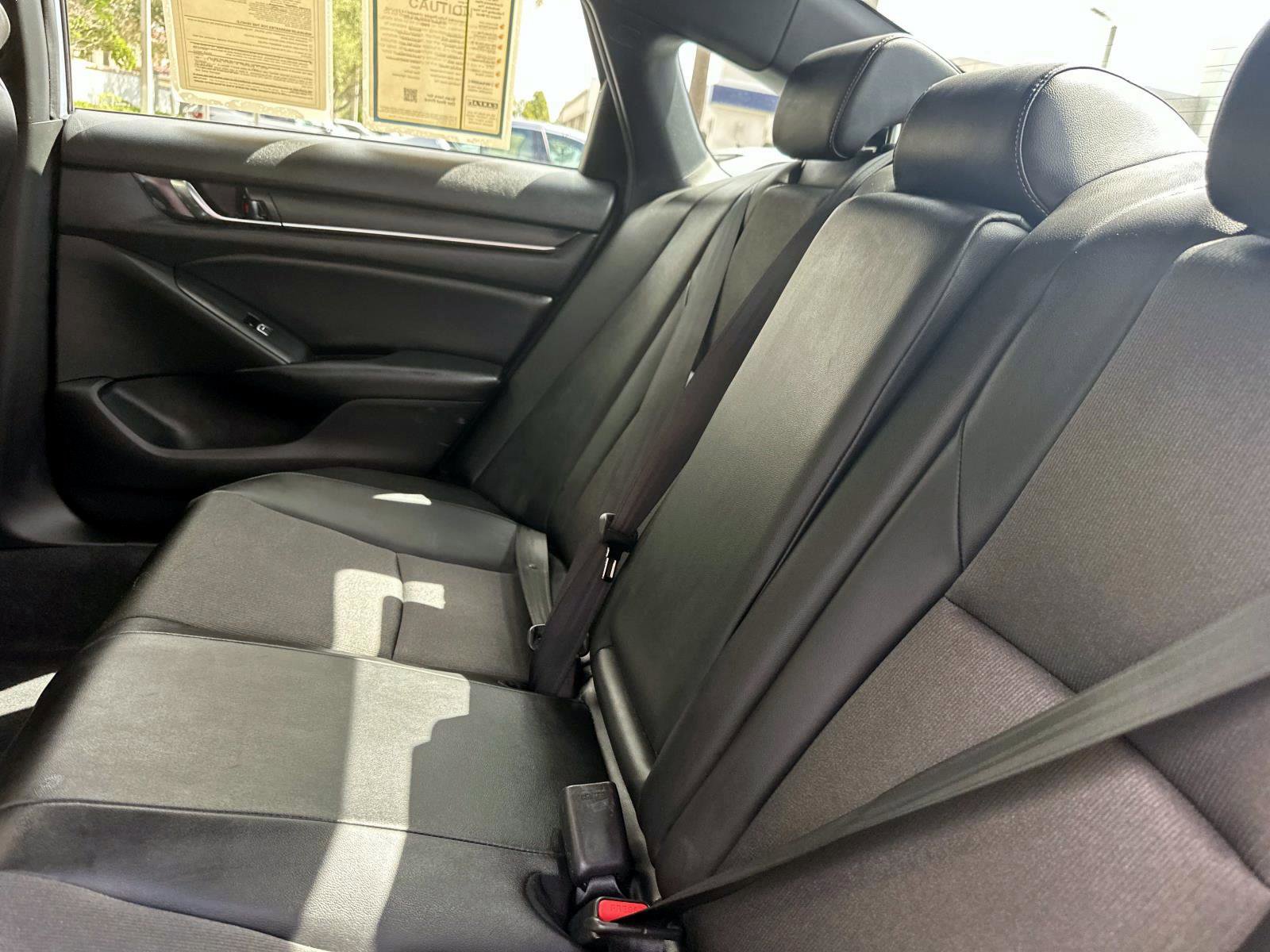 2022 Honda Accord Sport 2.0T photo 11