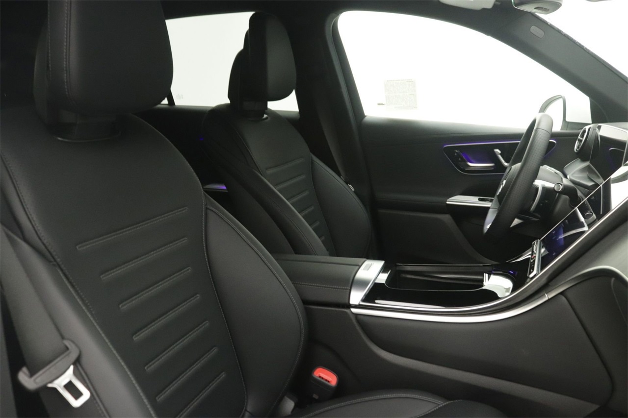 2026 Mercedes Benz GLC 300 photo 6