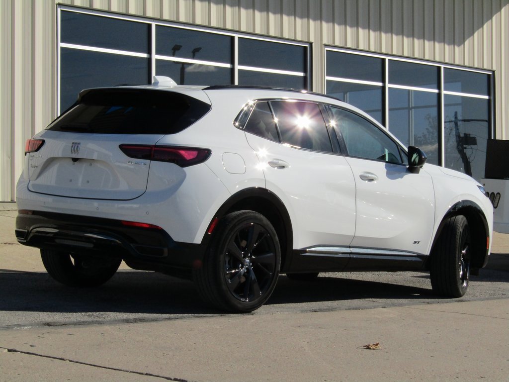 2025 Buick Envision Sport Touring photo 3