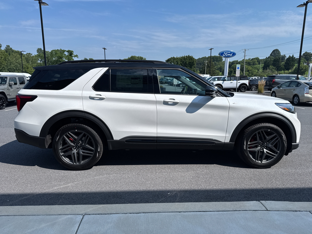 2025 Ford Explorer ST-Line photo 20