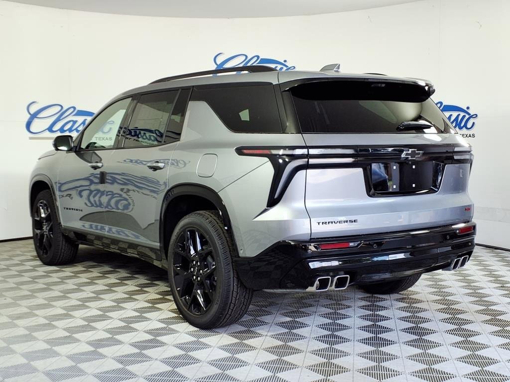 2026 Chevrolet Traverse RS photo 2