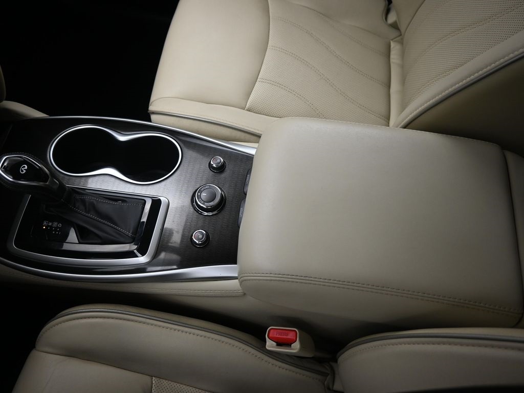 2019 Infiniti QX60 Luxe photo 18
