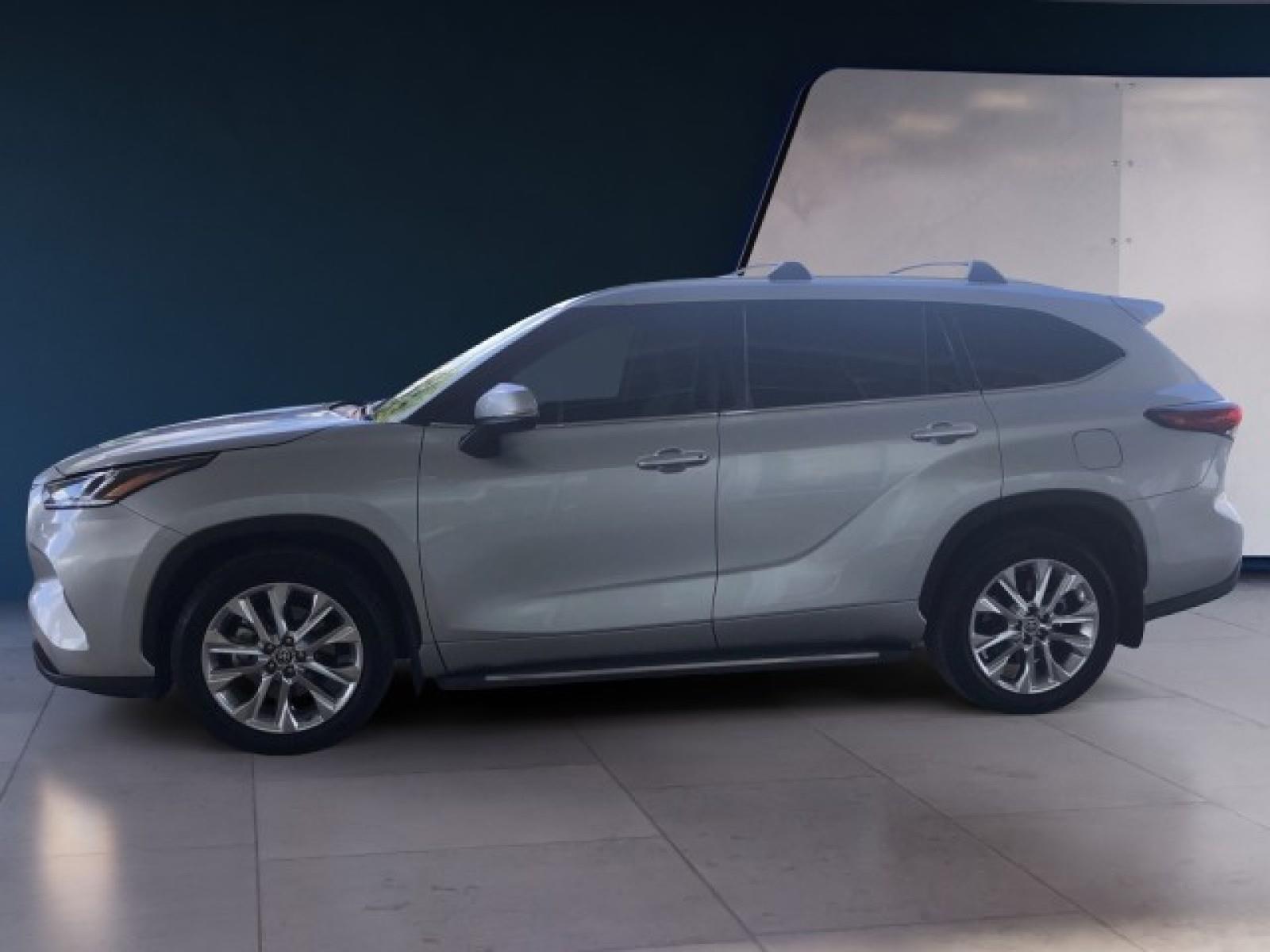 2021 Toyota Highlander Limited photo 2