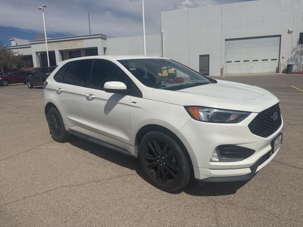2023 Ford Edge ST photo 3