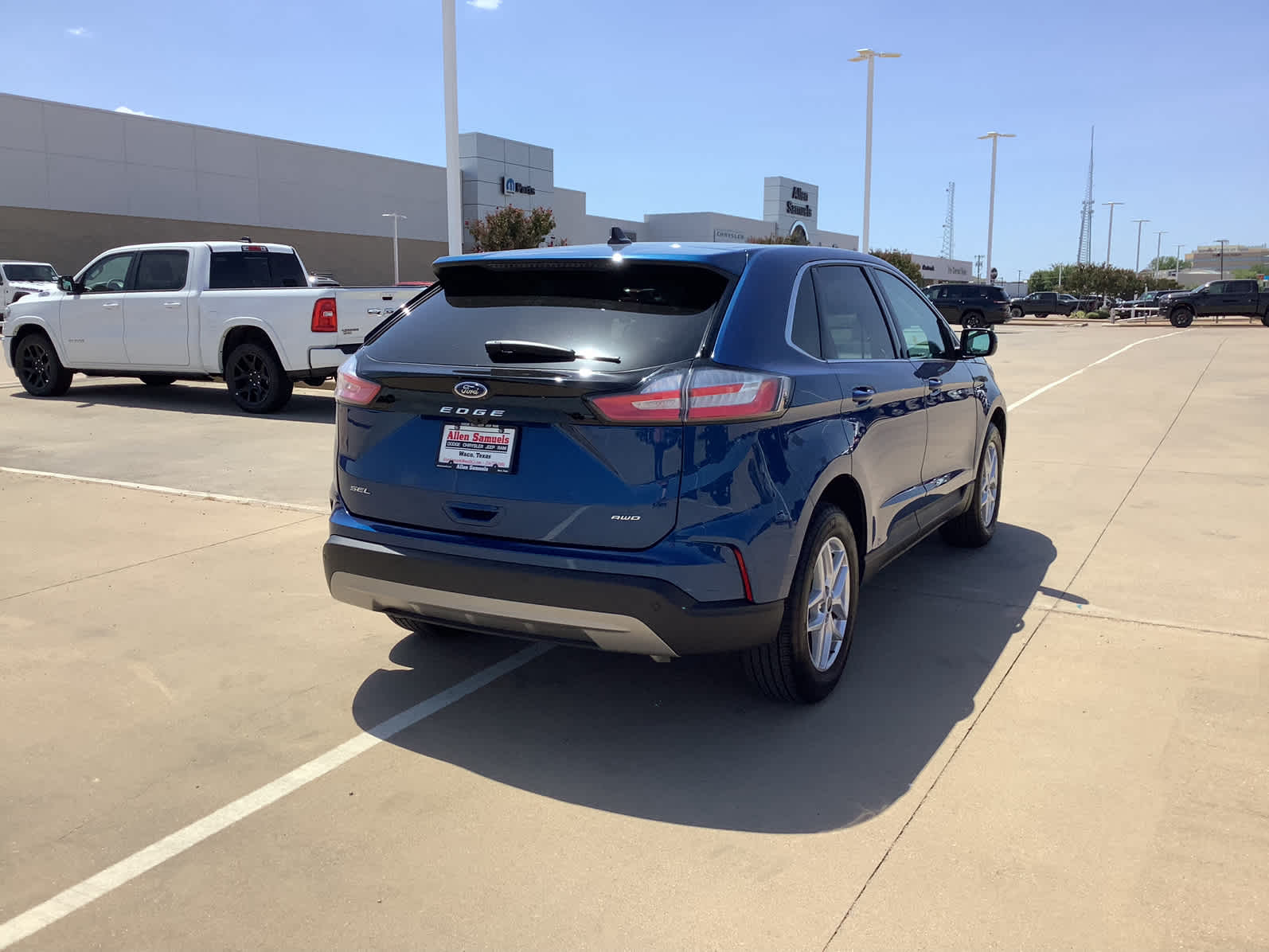 2024 Ford Edge SEL photo 5