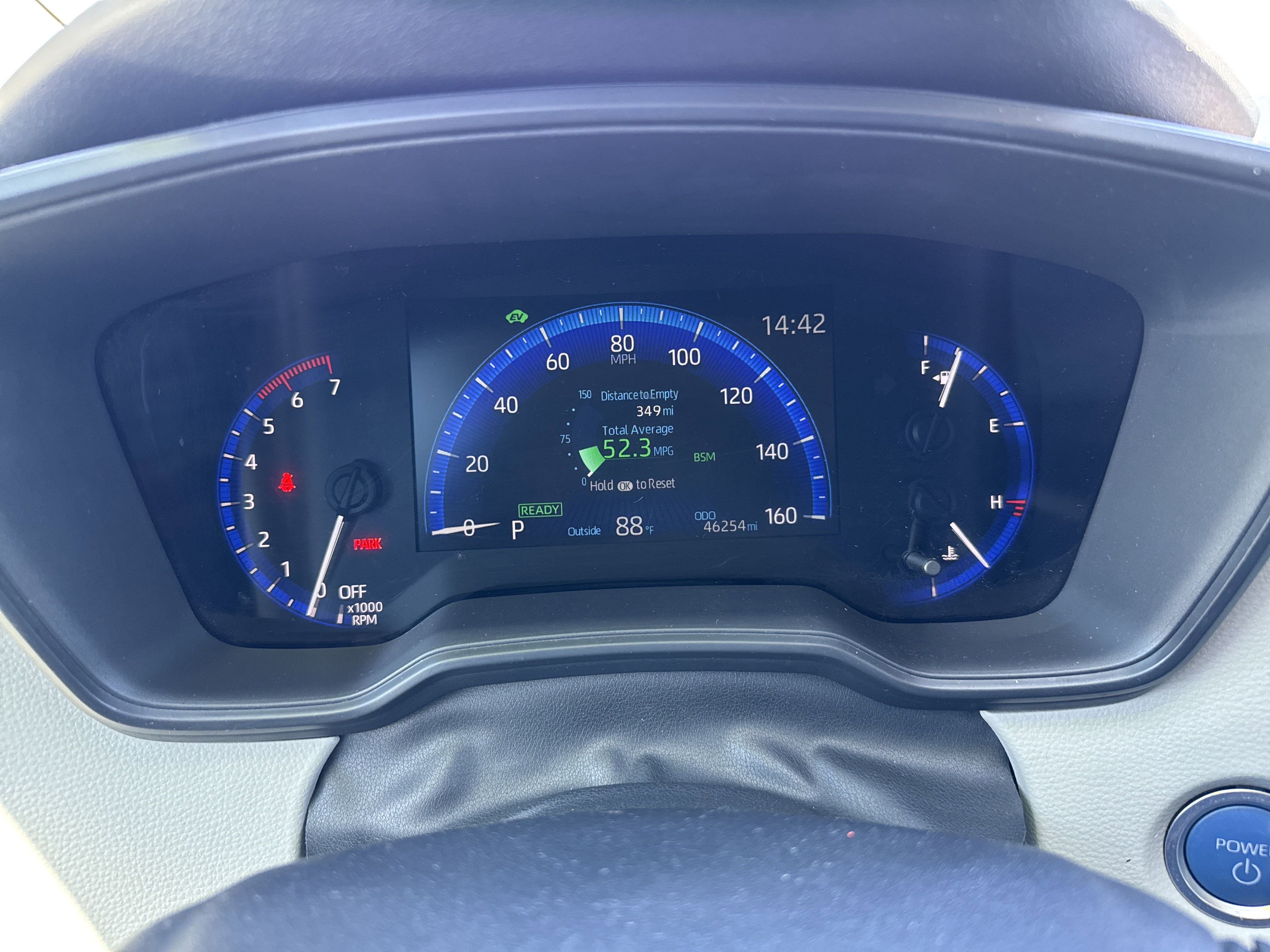 2022 Toyota Corolla Hybrid LE photo 12