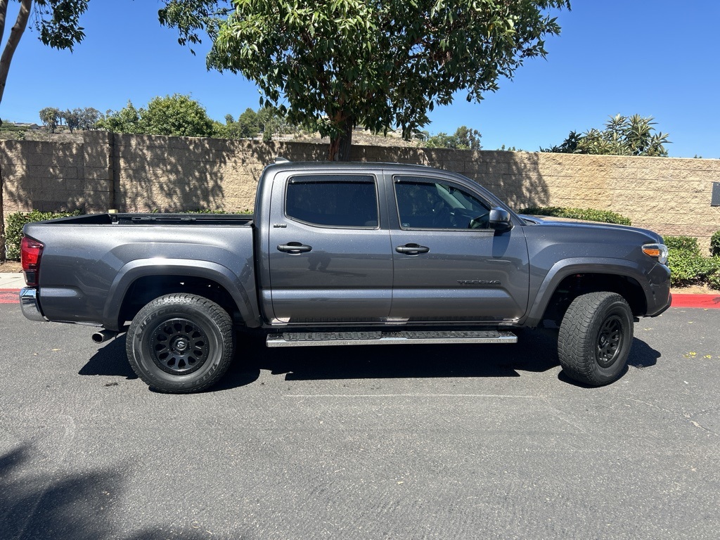 2019 Toyota Tacoma SR5 photo 6